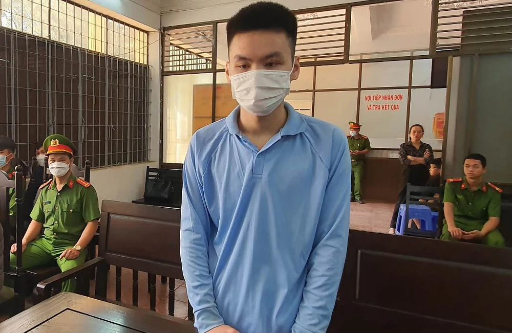 Vi Hoàng Lâm tại phiên tòa sơ thẩm. Ảnh: SĐ