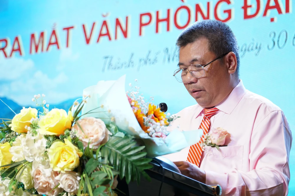 Nhà báo Lê Tấn Lộc, Trưởng VPĐD báo Pháp Luật TP.HCM phát biểu nhận nhiệm vụ