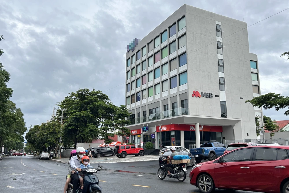 Dự án khách sạn đã làm xong nhưng chưa thể nghiệm thu hoàn công do chưa được giao đất. Ảnh: VŨ LONG