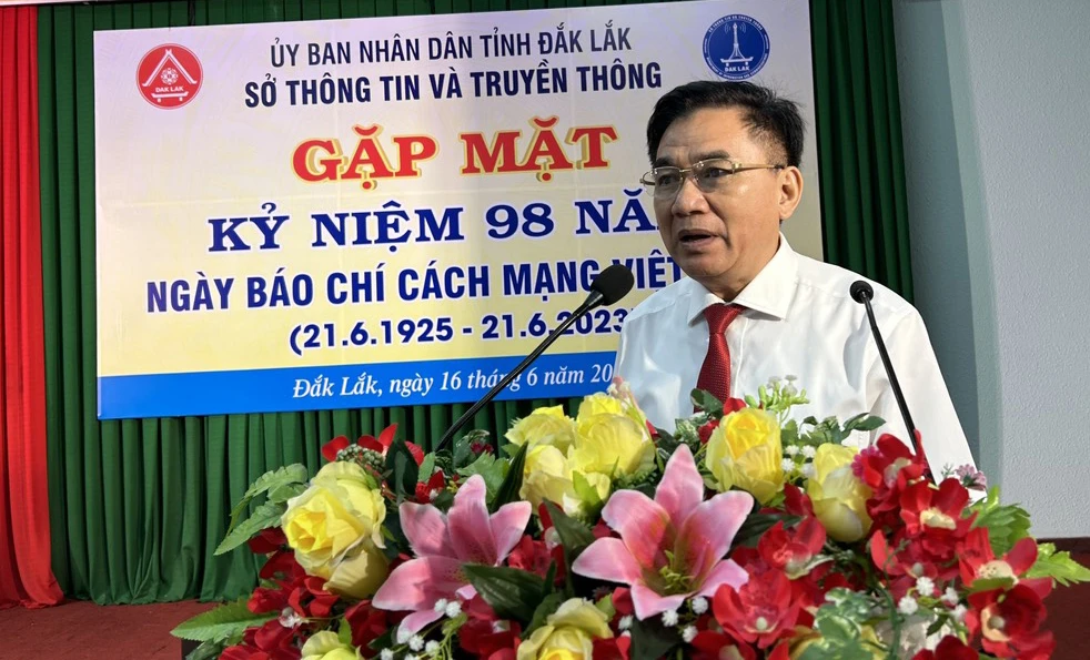 Ông Trương Hoài Anh, Giám đốc Sở TT&amp;TT Đắk Lắk phát biểu tại buổi gặp mặt. Ảnh: VŨ LONG