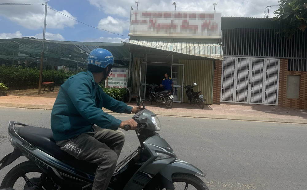 Vị trí thửa đất số 58, tờ bản đồ số 7, tại xã Ea Ô. Ảnh: VŨ LONG Vị trí thửa đất số 58, tờ bản đồ số 7, tại xã Ea Ô. Ảnh: VŨ LONG