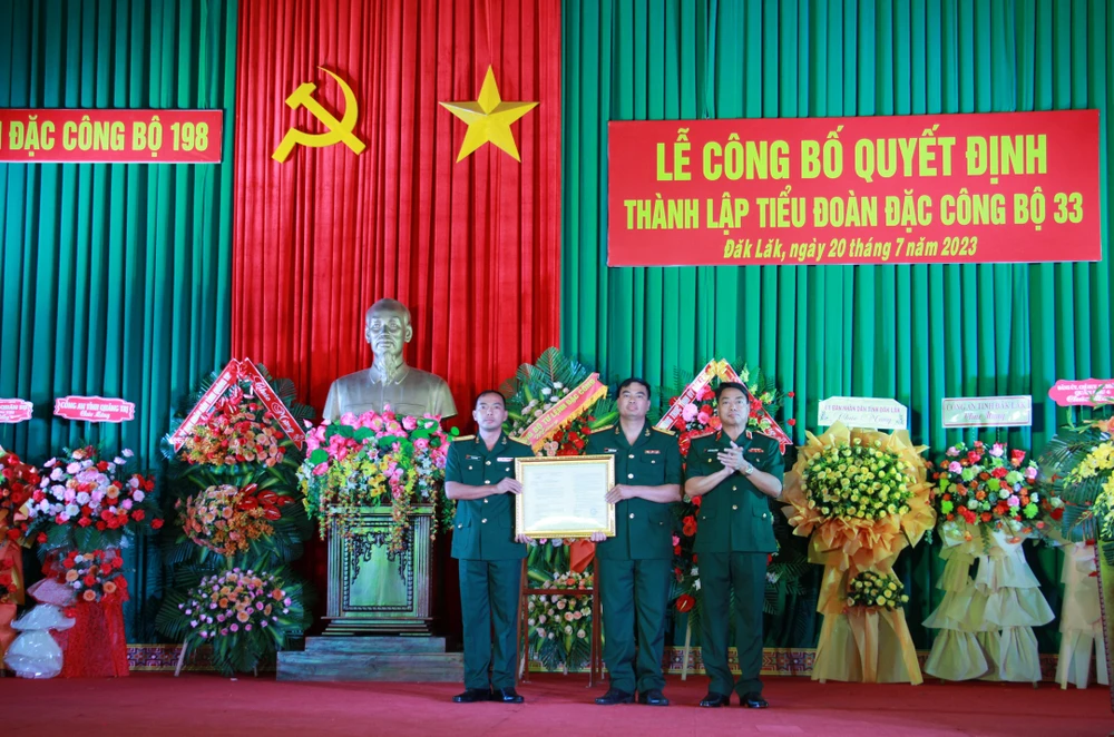 Toàn cảnh buổi lễ công bố quyết định thành lập Tiểu đoàn đặc công bộ 33. Ảnh: QA