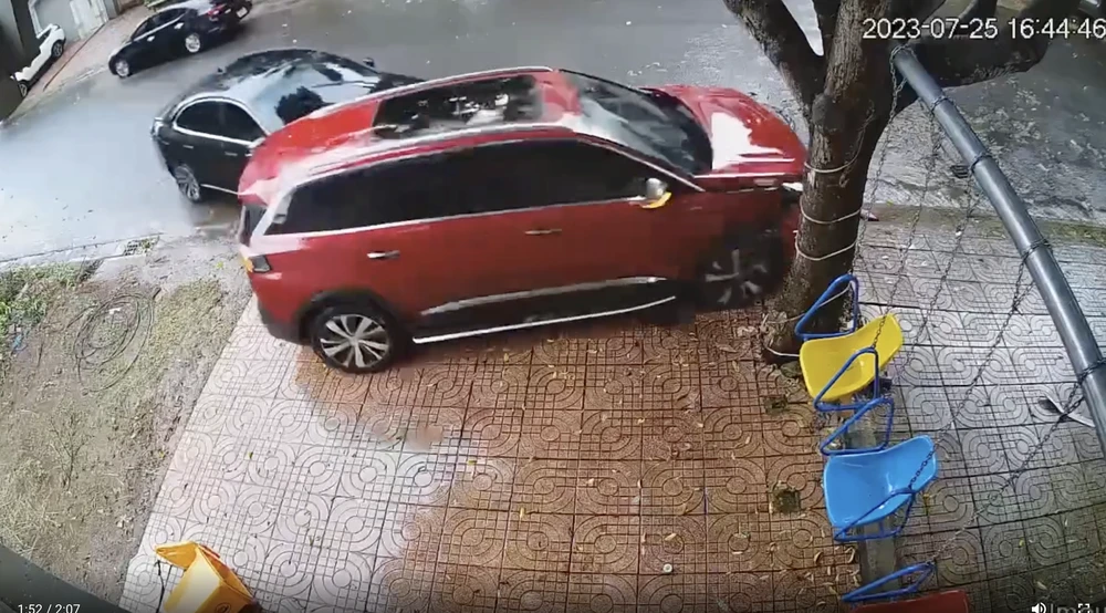 Hiện trường vụ việc. Ảnh cắt từ clip