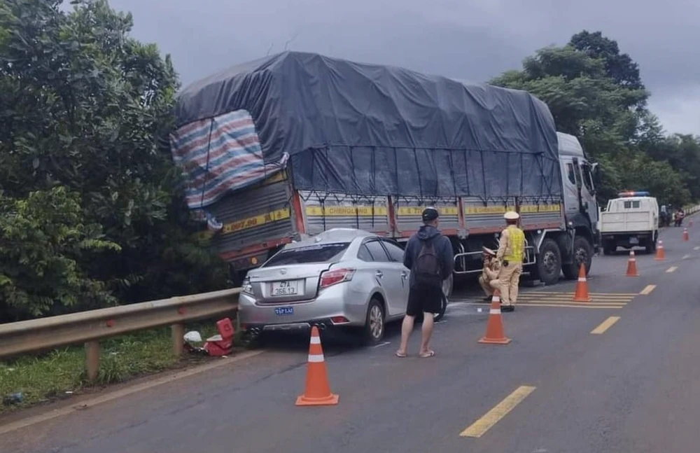 Hiện trường vụ tai nạn giao thông. Ảnh: AX