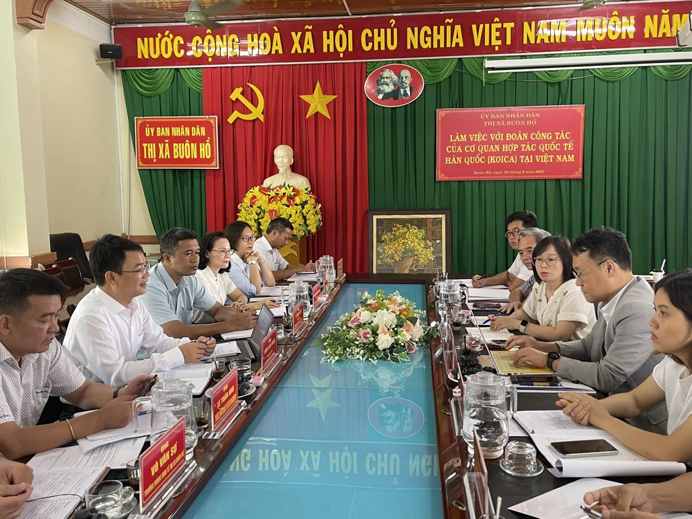 Toàn cảnh buổi làm việc. Ảnh: AX Toàn cảnh buổi làm việc. Ảnh: AX