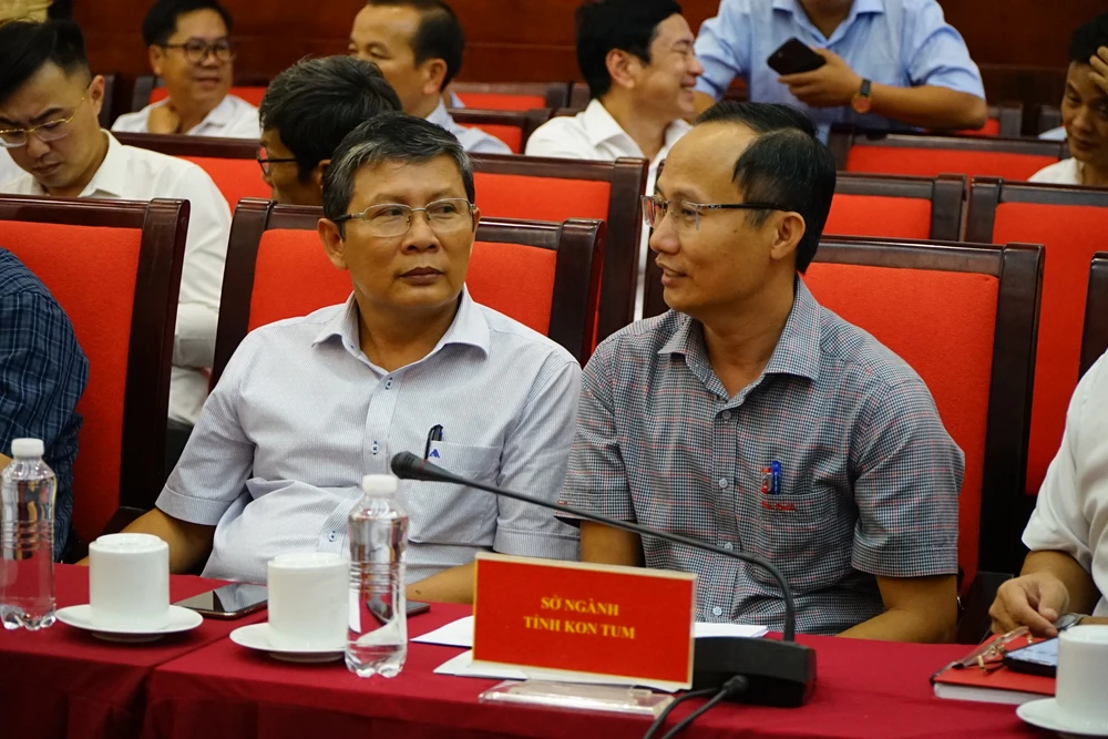 Các đại biểu tham dự hội nghị. Ảnh: VŨ LONG