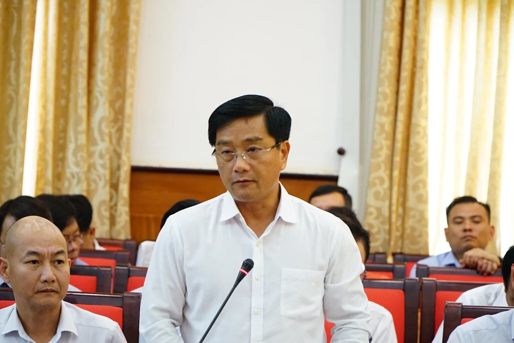 Ông Nguyễn Hữu Hoài Phú phát biểu tại hội nghị. Ảnh: VŨ LONG