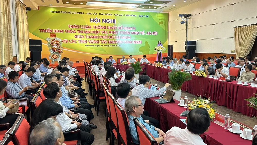 Toàn cảnh hội nghị. Ảnh: VŨ LONG