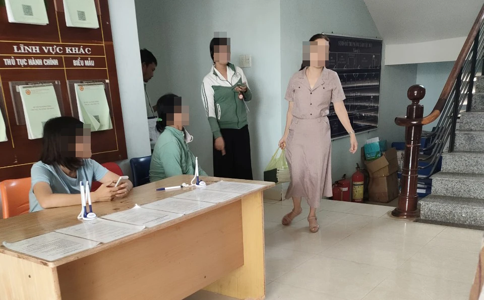 cán bộ địa chính.jpg