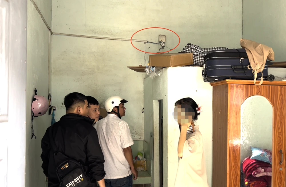 camera quay lén.png