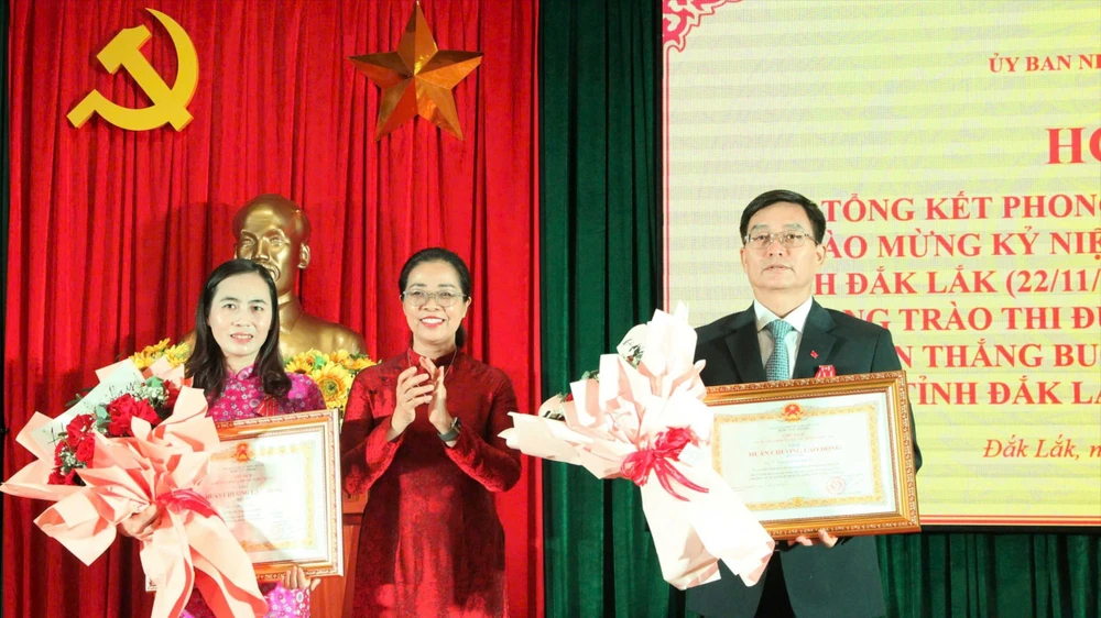 huân chương lao động hạng ba.jpg