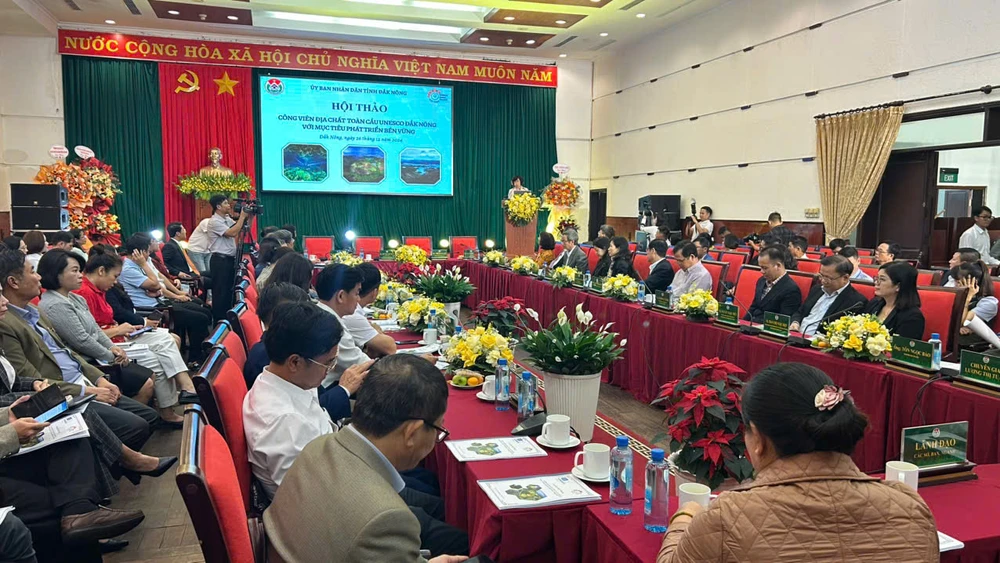 công viên địa chất.jpg