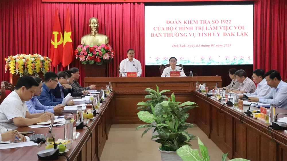 Bộ Chính trị.JPG