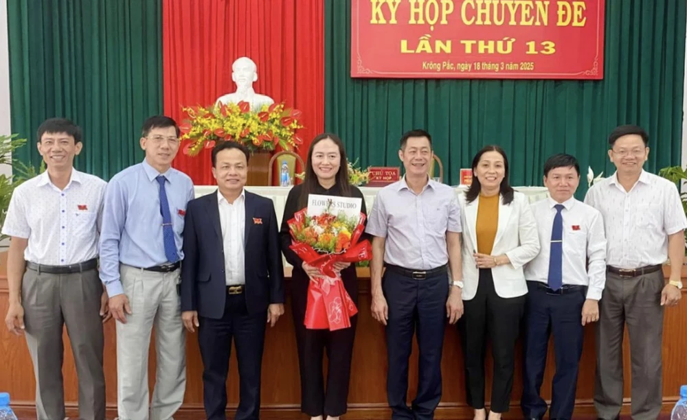 Chủ tịch HĐND huyện.png