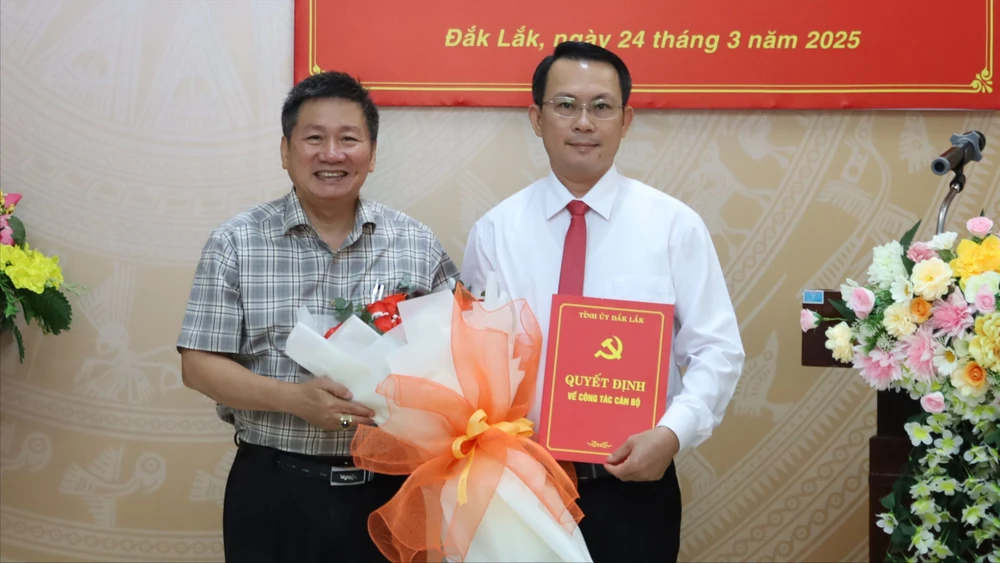 Phó Chủ nhiệm UBKT.JPG