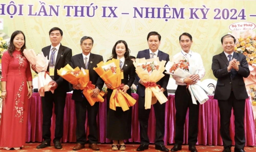 Đoàn Luật sư.png