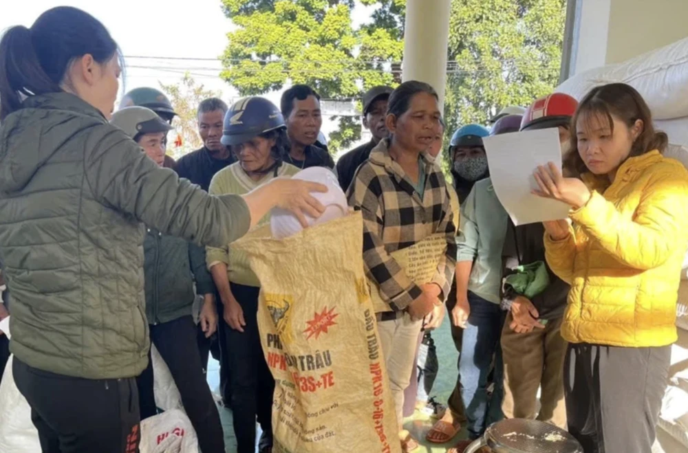 Gạo để cứu đói.png