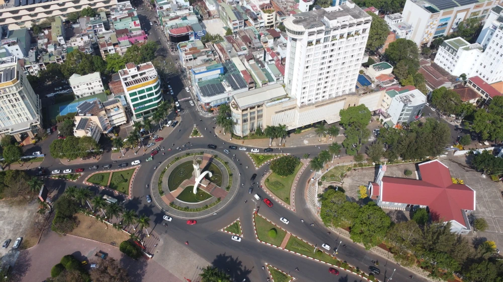 đưa đón cán bộ.JPG