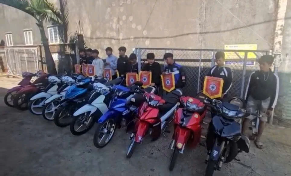 20 thanh thiếu niên.jpg