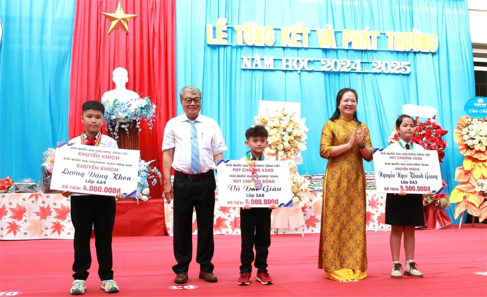 Trường tiểu học.jpg