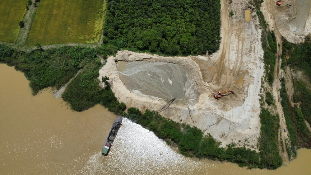 khai thác khoáng sản.jpg