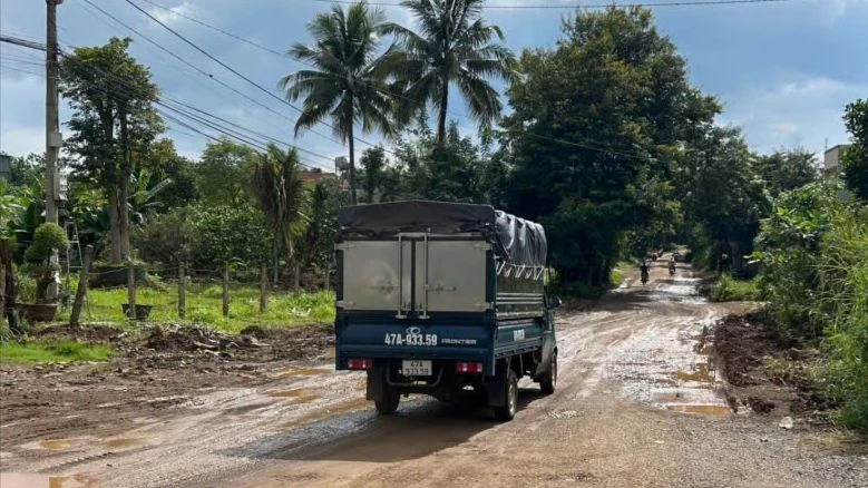 Vẫn lầy lội.jpg