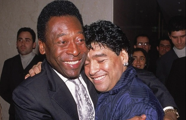 Pele và Maradona đã xóa hận thù ảnh 1