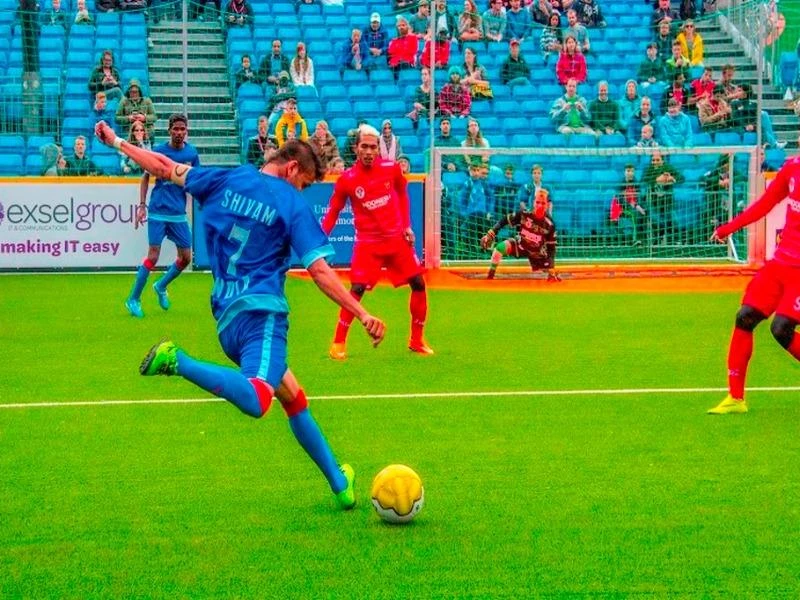 Tuyển Indonesia trong trận thua đương kim vô địch Mexico