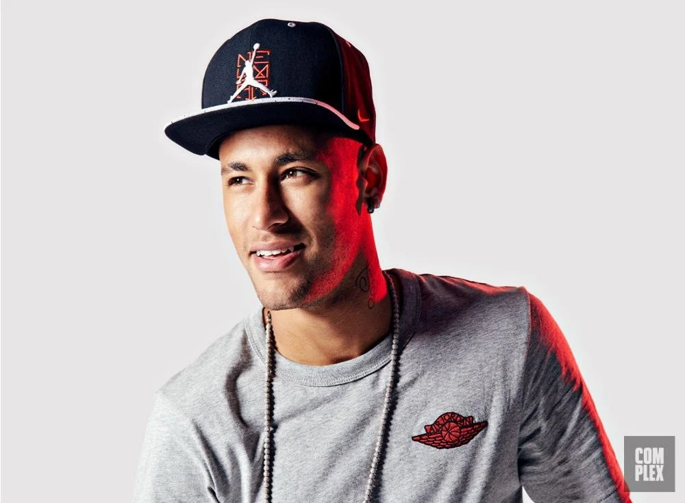 Neymar dường như bắt đầu khệnh khạng vì bóng đá Brazil chỉ còn mỗi tiền đạo Neymar