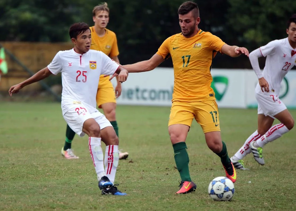 U-19 Úc (vàng) đối thủ của U-19 Việt Nam ở bán kết