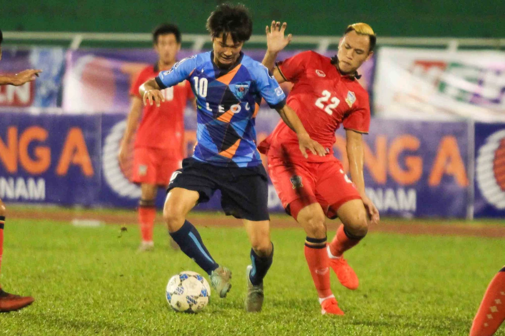 Giải U-21: Yokohama vô địch, Văn Toàn ẵm 3 giải ảnh 1