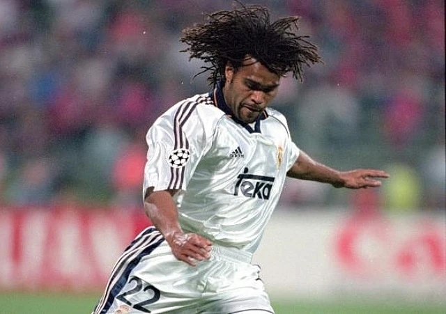 Xem El Clasico với Karembeu ở sân Hoa Lư ảnh 3