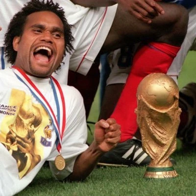 Xem El Clasico với Karembeu ở sân Hoa Lư ảnh 2