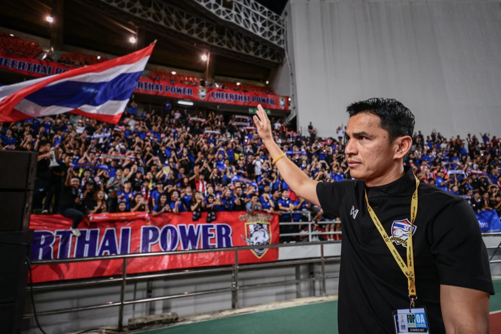 Kiatisak chia tay tuyển 1 trong 5 sự kiện lớn nhất ảnh 3