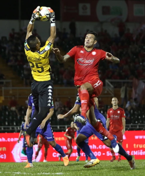 Phi Sơn “níu” một điểm cho TP.HCM trong ngày Kesley tái xuất ảnh 5