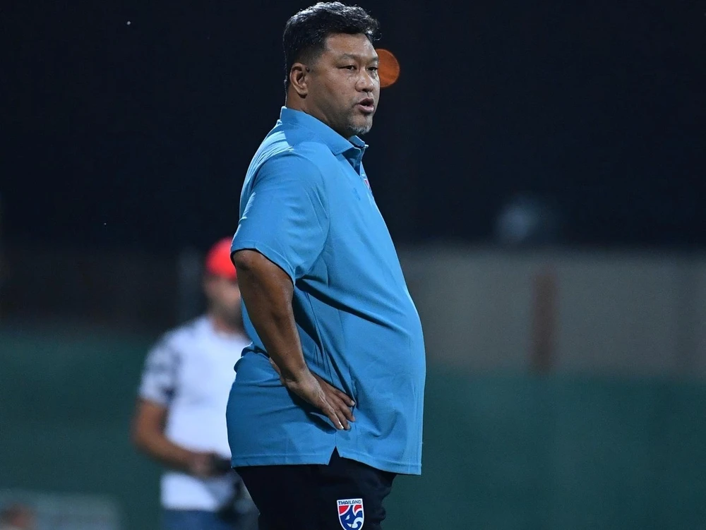 HLV Worawut Srimaka to xác nhưng bản lĩnh kém. Ảnh: B.P