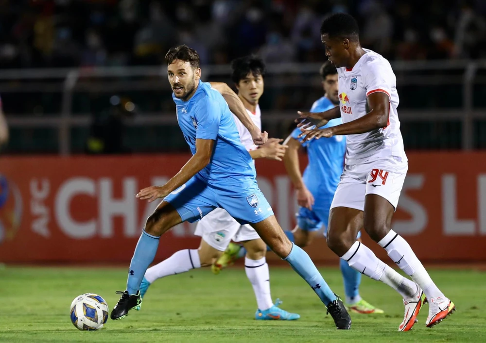 Brandao vẫn rất vô duyên trước các cơ hội. Ảnh: A.PHƯƠNG