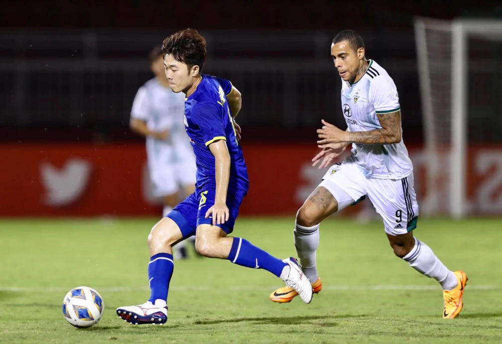 Để HA Gia Lai cầm hòa 1-1, JHM mất ngôi đầu vào tay Yokohama Marinos. Ảnh: A.DUY Để HA Gia Lai cầm hòa 1-1, JHM mất ngôi đầu vào tay Yokohama Marinos. Ảnh: A.DUY