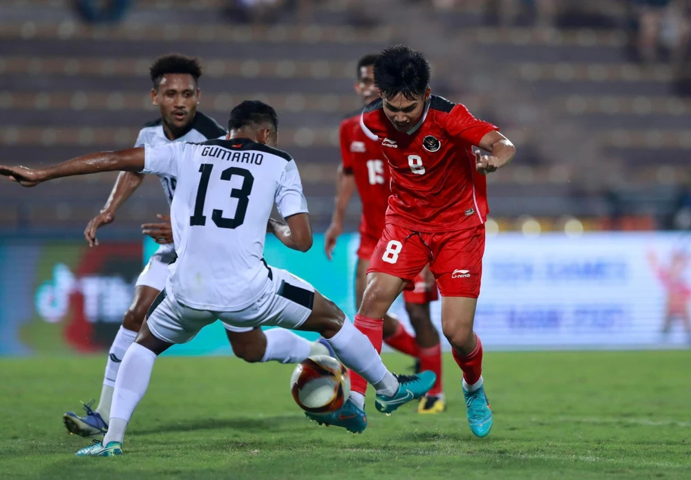 Witan Sulaeman nhân đôi cách biệt cho Indonesia đầu hiệp 2. Ảnh: A.P HLV Shin Tae-yong tạm hài lòng với chiến thắng của đội. Ảnh: A.P Một buổi tối mà Ferreira tiếp tục vất vả và bốn lần vào lưới nhặt bóng. Ảnh: A.P Sau ba trận toàn thua, thầy trò HLV Fabio Maciel còn trận thủ tục với chủ nhà VN. Ảnh: A.P Egy Maulana trong vòng vây các cầu thủ Đông Timor. Ảnh: A.PHƯƠNG Các cầu thủ Indonesia ăn mừng bàn thắng. Ảnh: ANH PHƯƠNG