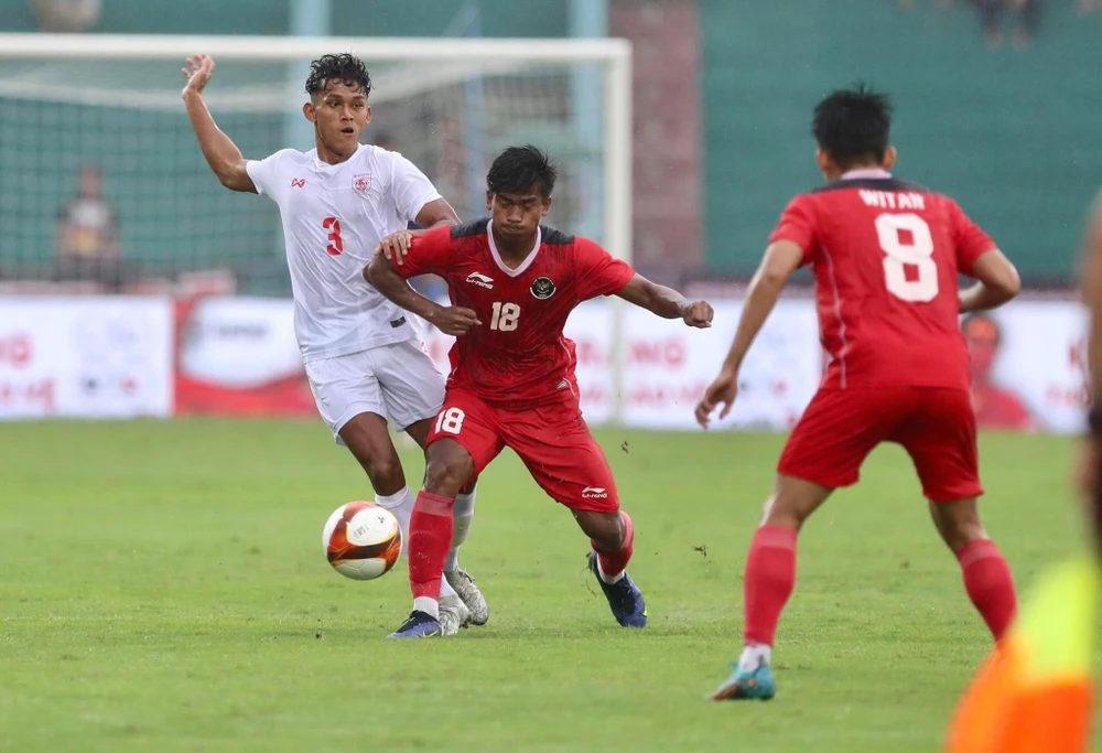 U-23 Indonesia (đỏ) vừa có trận thắng Myanmar 3-1 để vào bán kết SEA Games 31. Ảnh: ANH PHƯƠNG