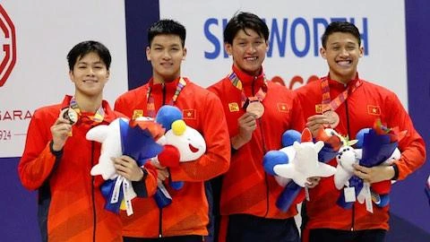 Đội tiếp sức VN 4x100m hỗn hợp từ vị trí thứ ba lên thứ nhất do đội Singapore và Malaysia có VĐV phạm quy. Ảnh: CTV