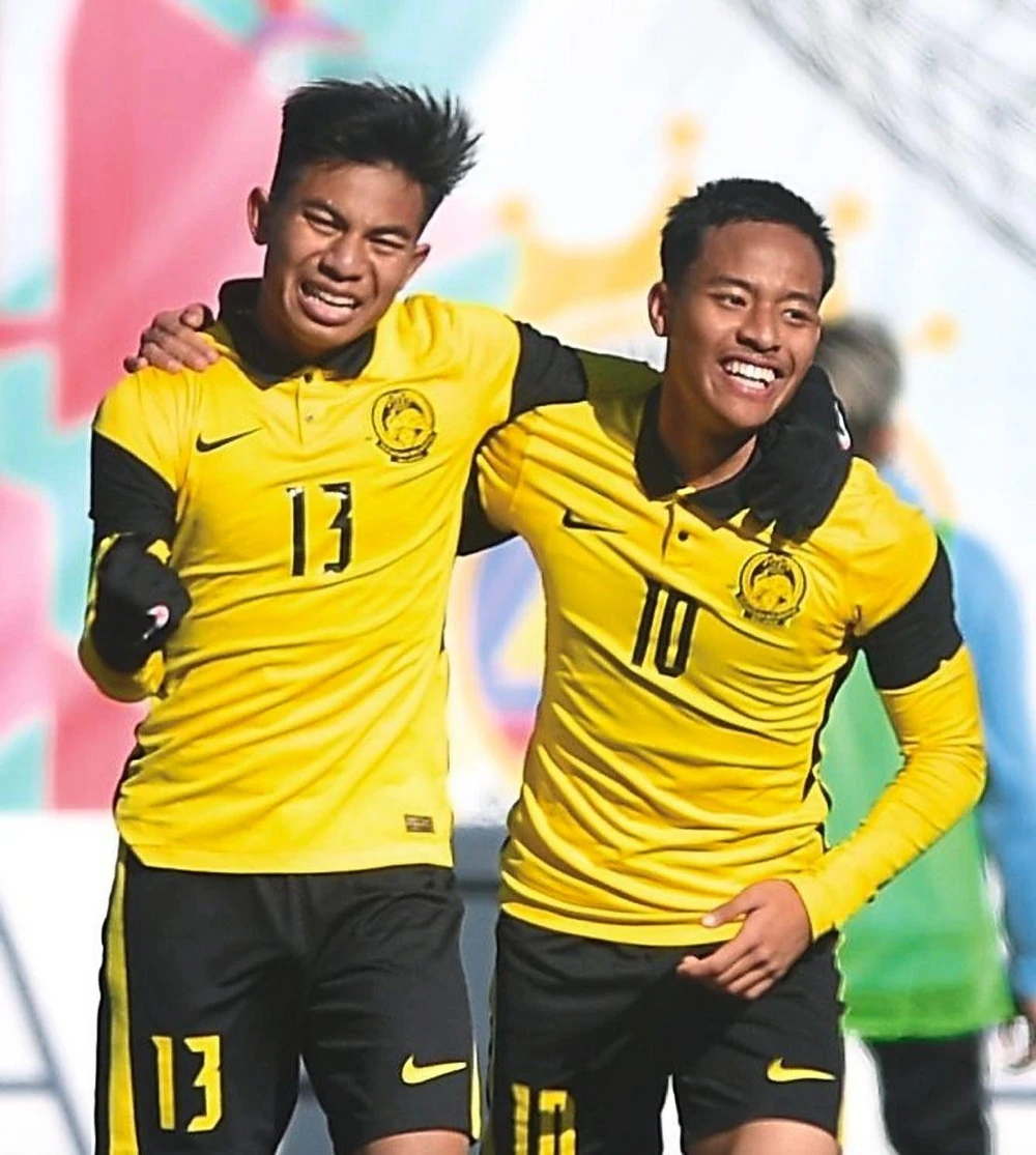 Hakim Luqman (10) là át bài, là "ngòi nổ" của U-23 Malaysia. Ảnh: A.DUY Hakim Luqman (10) là át bài, là "ngòi nổ" của U-23 Malaysia. Ảnh: A.DUY