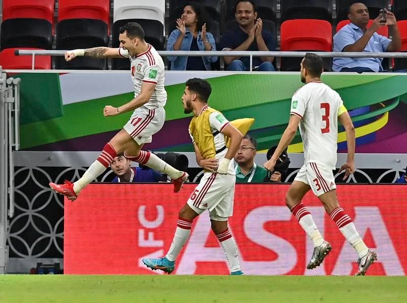 ...Ngoại binh nhập tịch Caio Canedo (11) san bằng cho UAE ngay phút 57. Nhưng phút 84, thì Hrustic có bàn "đóng đinh" trận đấu giúp Úc thắng chung cuộc 2-1. Sau khi thắng UAE, Úc ở lại Qatar để tiếp tục trận Play off cuối gặp đội xếp thứ năm khu vực Nam Mỹ là Peru vào 1 giờ ngày 14-6 để tranh tấm vé đi World cup 2022.