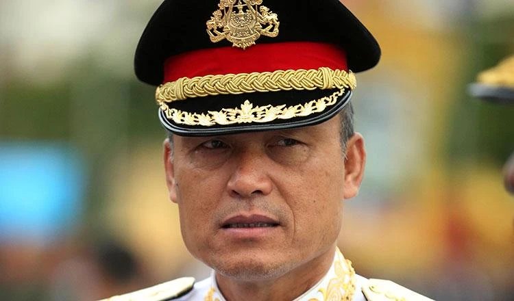 Chủ tịch LĐBĐ Campuchia, Tướng Sao Sokha tức giận vì cách ứng xử của chủ nhà Ấn Độ. Ảnh: K.T