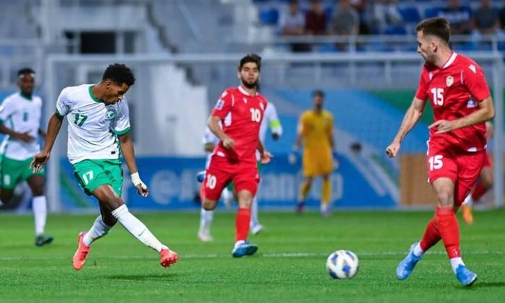 Saudi Arabia (áo trắng) có lối chơi rất khó chịu. Ảnh: AFC Saudi Arabia (áo trắng) có lối chơi rất khó chịu. Ảnh: AFC