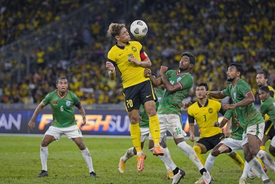 Có Thủ tướng Sabri Yaakob dự khán, Malaysia đánh bại Bangladesh 4-1. Ảnh: NST