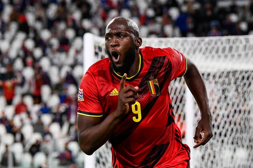 Lukaku cùng đồng đội Bỉ làm chuyện gì đi chứ,...thế hệ vàng Bỉ chạm đỉnh rồi. Ảnh: Getty Học trò Pháp công kênh ông thầy Deschamp sau trận chung kết World Cup 2018. Ảnh: Getty Sân Lusain, nơi diễn ra trận chung kết World Cup 2022. Ảnh: Getty