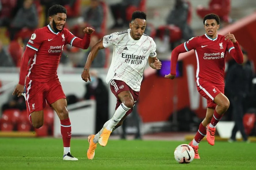 Một Youtuber mua 20.000 vé, làm nóng trận Liverpool - MU tại Bangkok ảnh 1