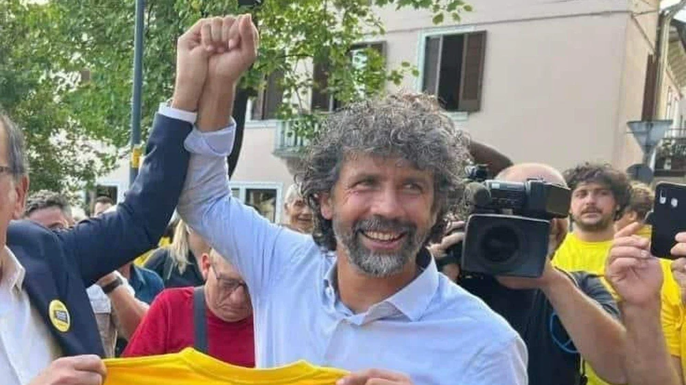 Damiano Tommasi thắng cử ghế Thị trưởng Verona. Ảnh: Getty