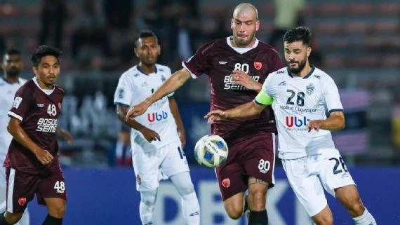 Kuala Lumpur City (trắng) trong trận hòa PSM Makassar 0-0. Ảnh: A.DUY